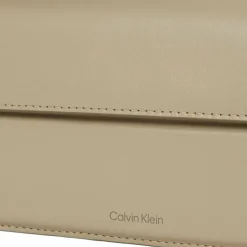 Calvin Klein Jeans Belted Umhängetasche 24 cm